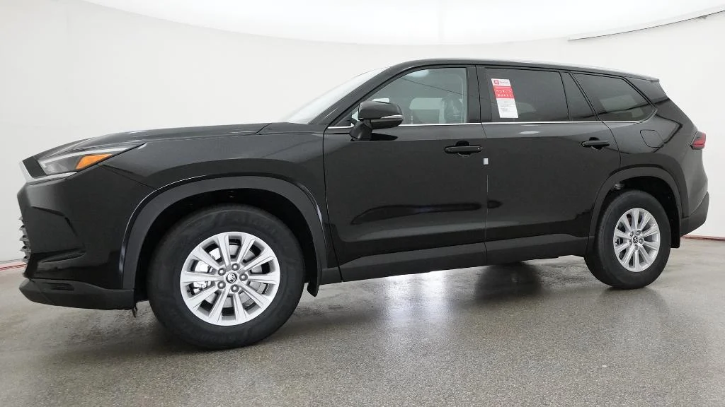 New 2026 Midnight Black Metallic Toyota XLE image 6