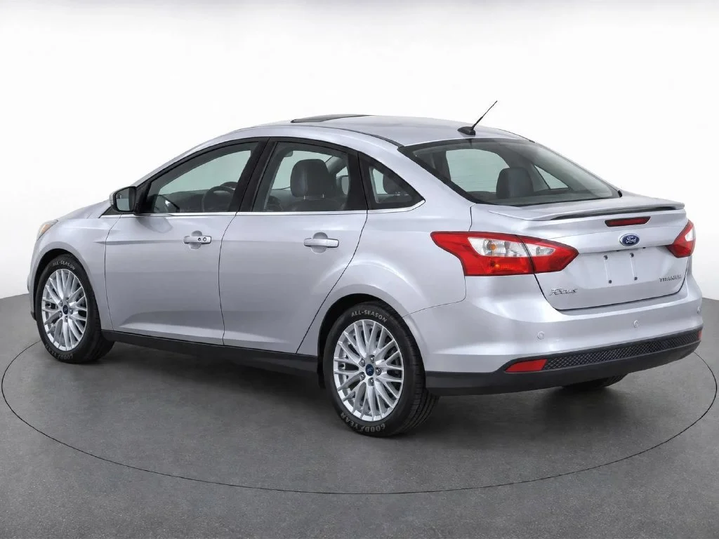 Used 2014 Silver Ford Titanium image 4