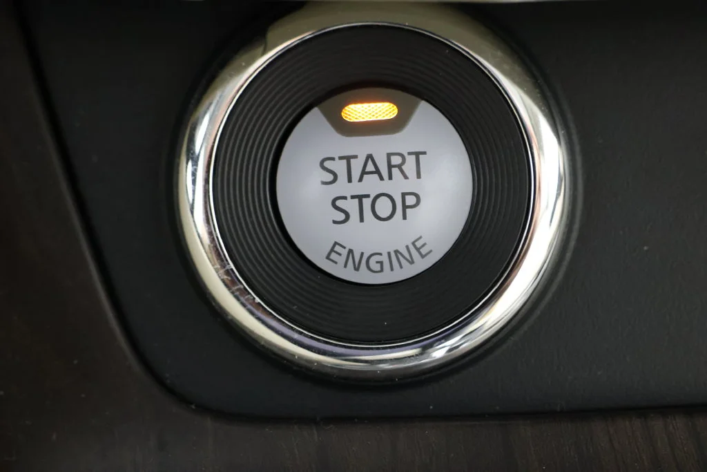Used 2023 Pearl White Nissan Platinum image 16