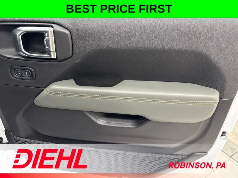 New 2026 Bright White Clear-Coat Exterior Paint Jeep Mojave image 16