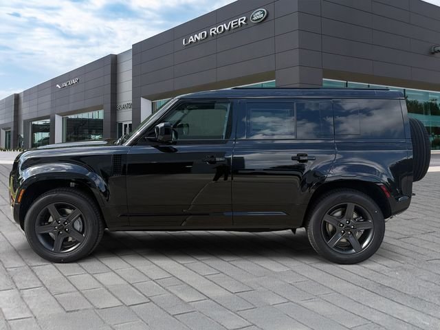 New 2026 Santorini Black Land Rover X-Dynamic SE image 2