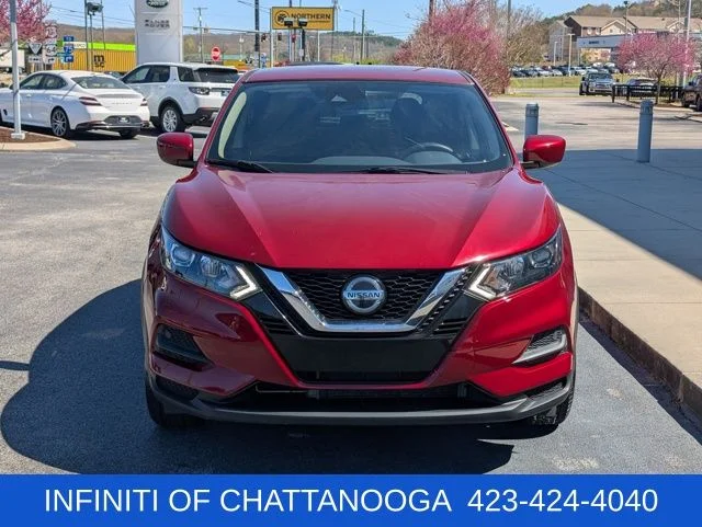 Used 2021 Red Nissan S image 10