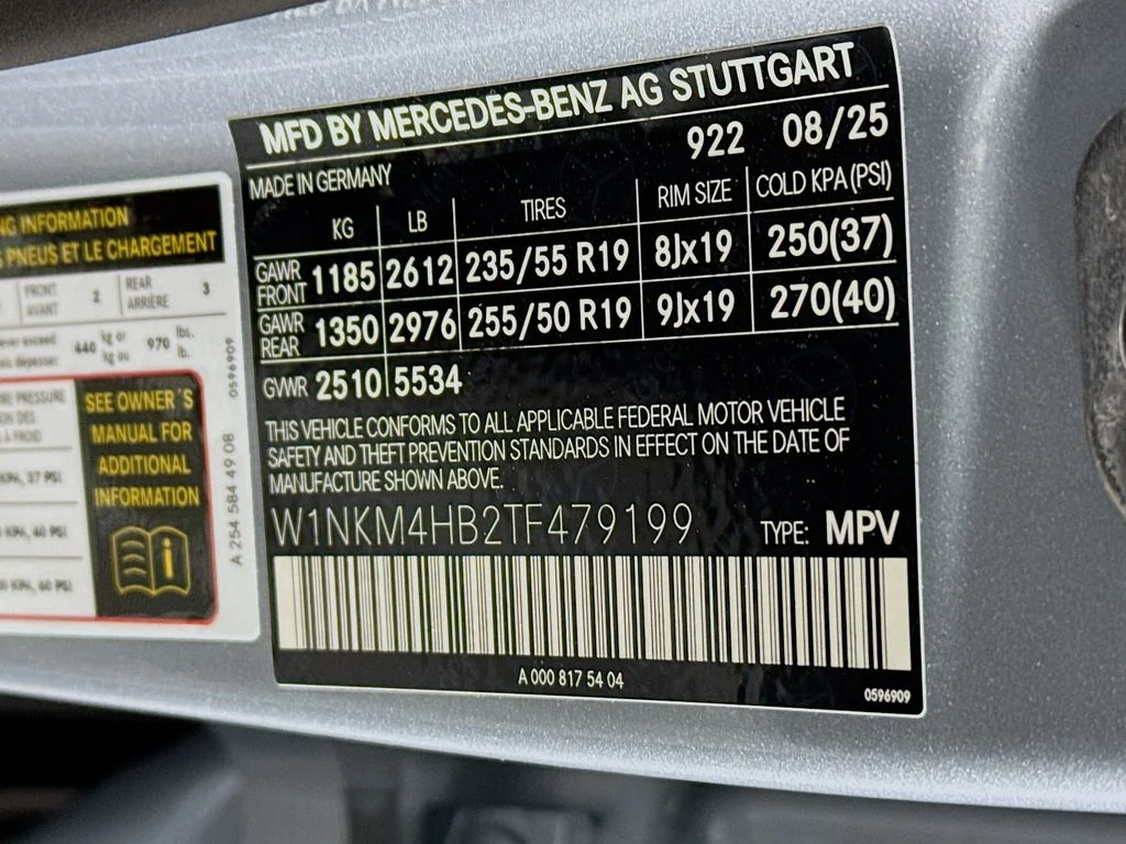 Certified Used 2026  Mercedes-Benz GLC 300 image 32