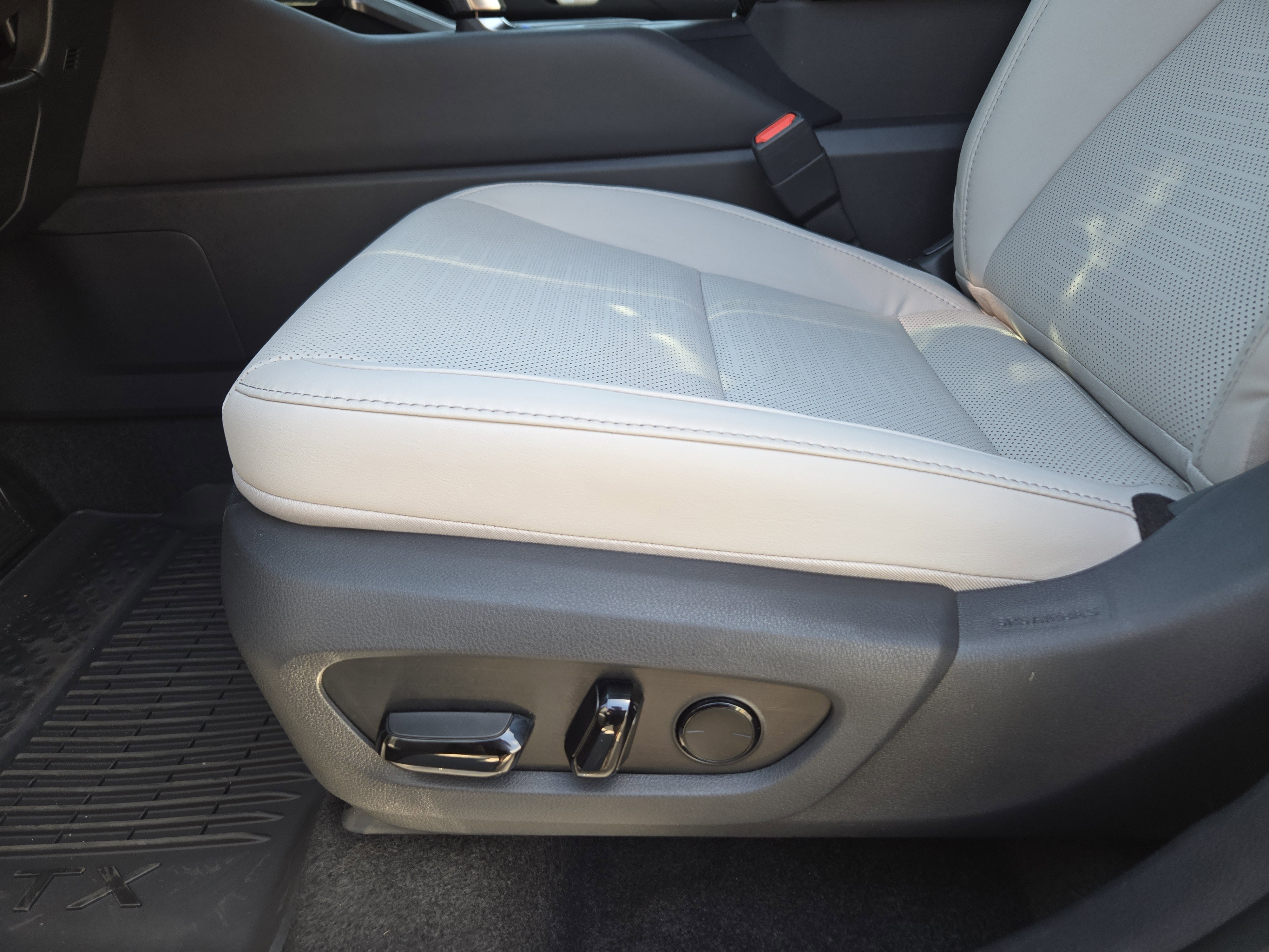 New 2026 Cloudburst Gray Lexus PREMIUM AWD image 17
