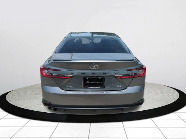 Used 2025  Toyota SE image 4