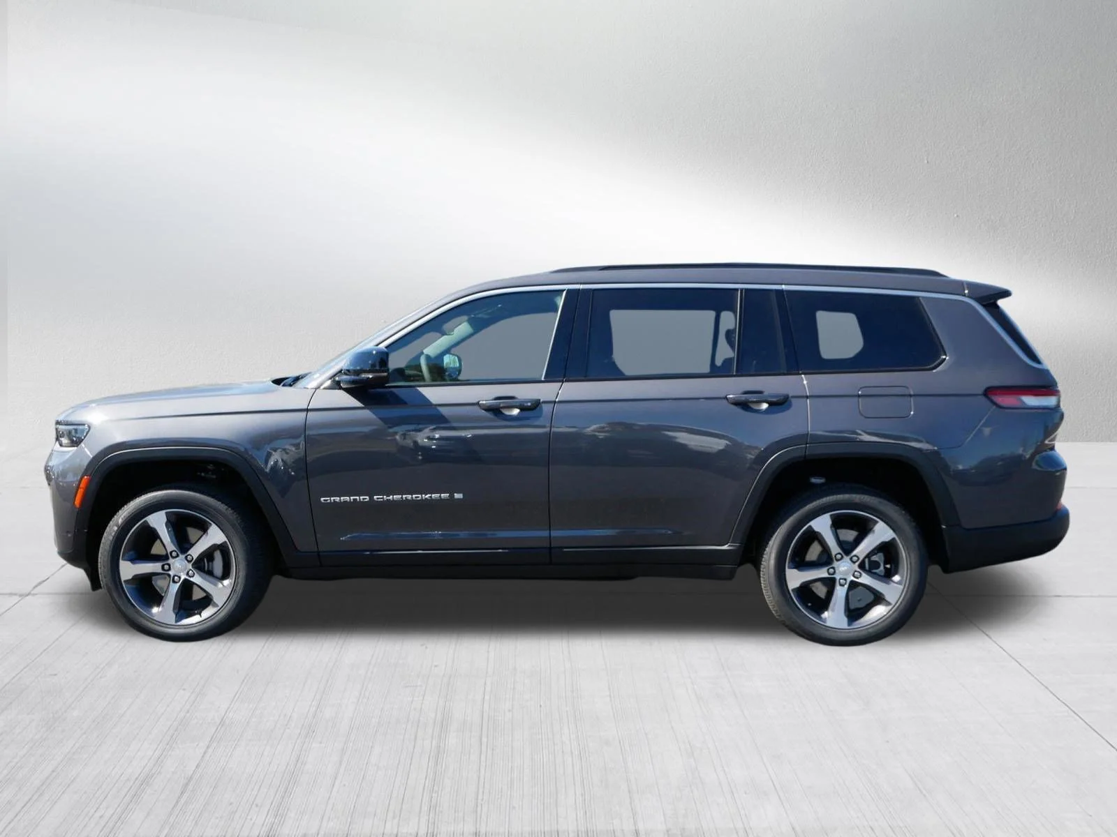New 2026 Baltic Gray Metallic Clear-Coat Exterior Paint Jeep Limited image 4