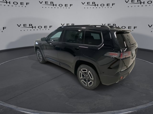 New 2026 Diamond Black Crystal Pearl-Coat Exterior Paint Jeep Laredo image 6