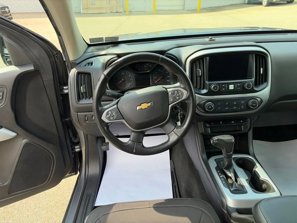 Used 2021 Gray Chevrolet LT image 14