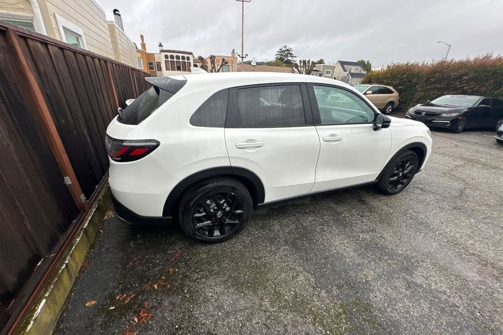 2025 Honda HR-V Sport photo 5