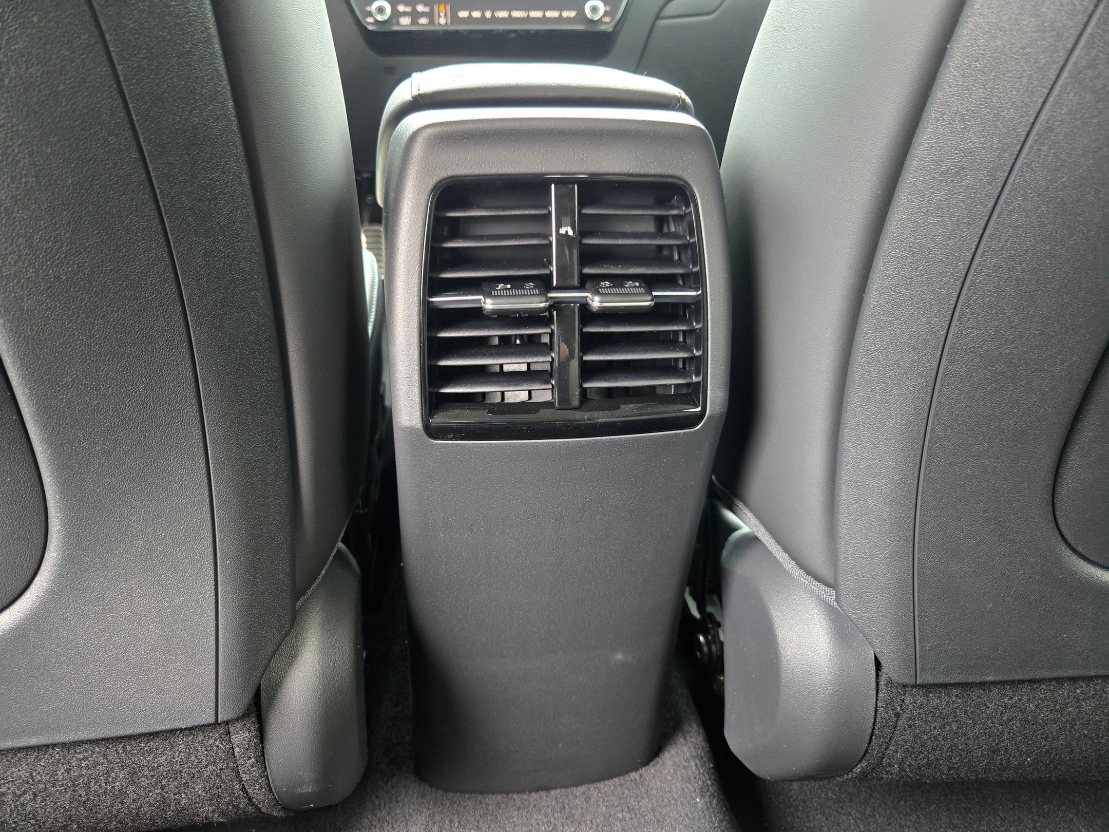 New 2026 Cityscape Green Kia SX Touring image 35