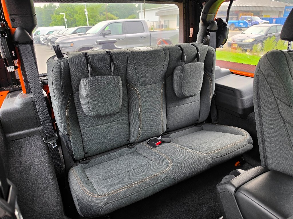 Used 2025 Joose Jeep Sport image 27