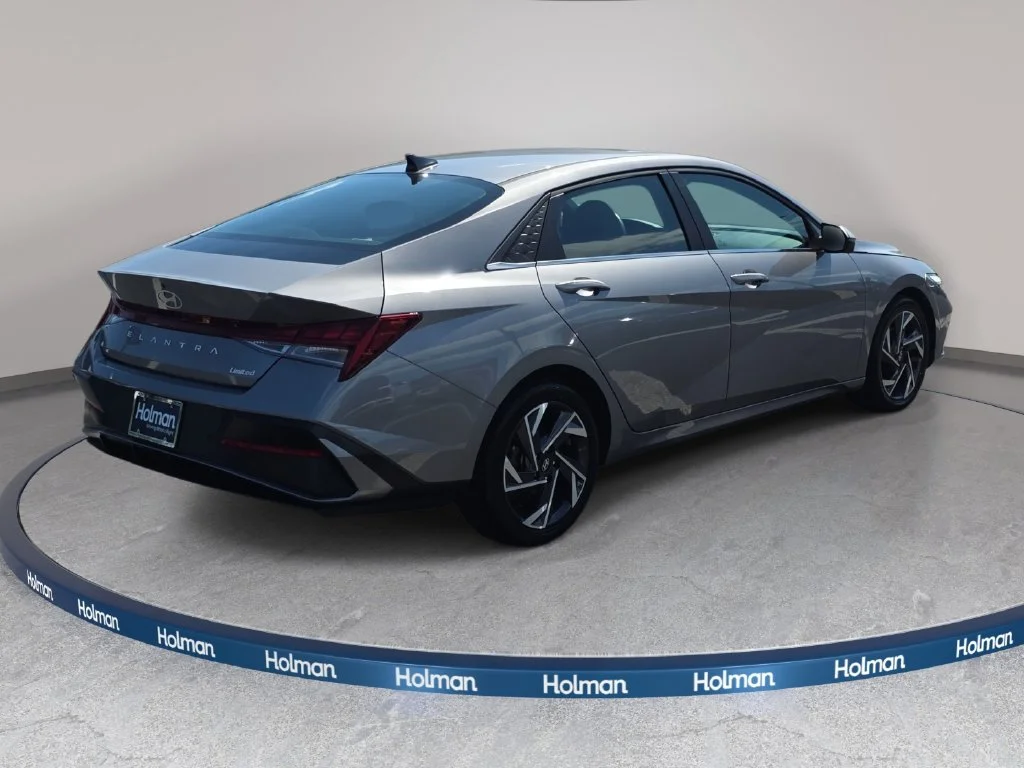 Certified Used 2024 Metal Hyundai Limited image 5