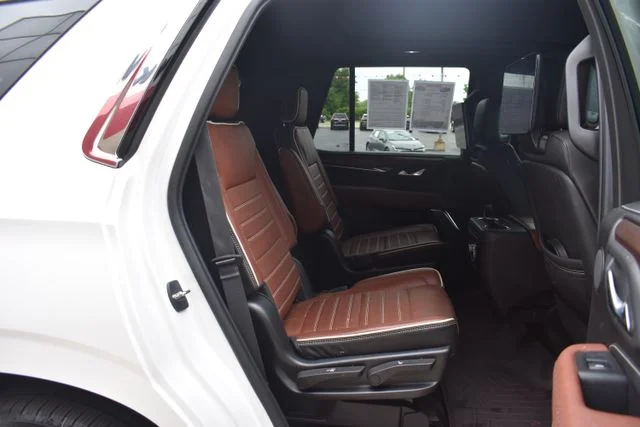 Used 2023 White GMC Denali Ultimate image 23