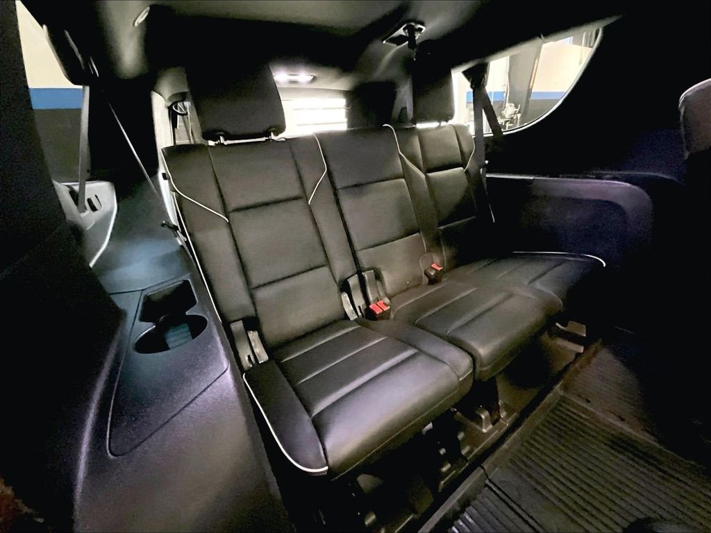 Used 2021 Black Cadillac Sport image 17