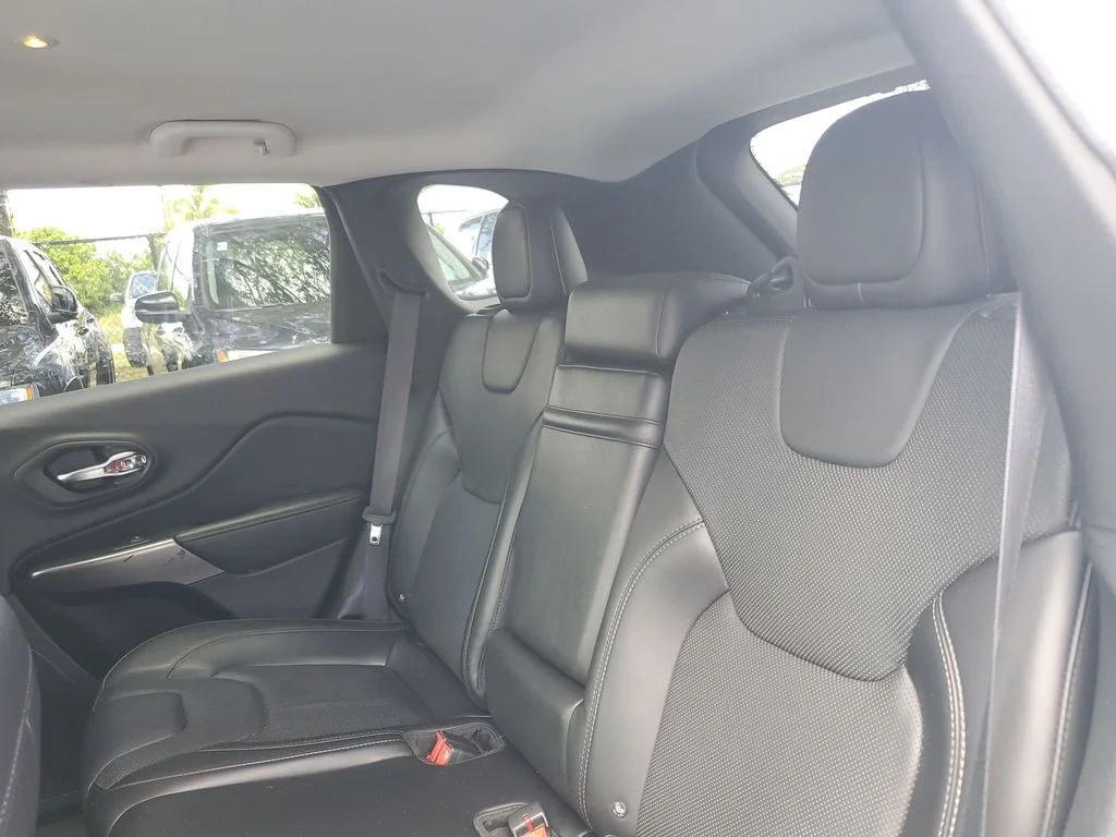 Used 2019 White Jeep Limited image 13