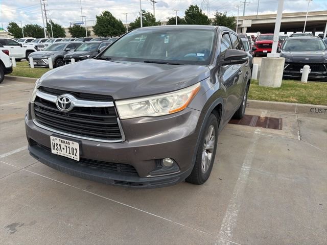 Used 2016 Toyota Highlander LE Plus with VIN 5TDZKRFH8GS155681 for sale in Plano, TX