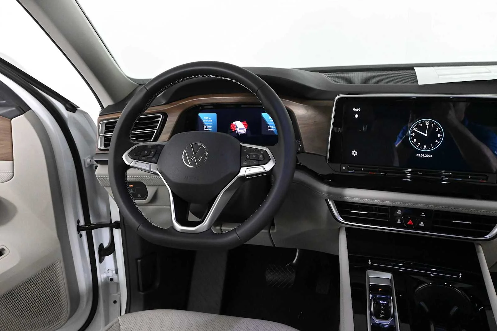 New 2026 Opal White Pearl Volkswagen 2.0T SE w/Technology image 3