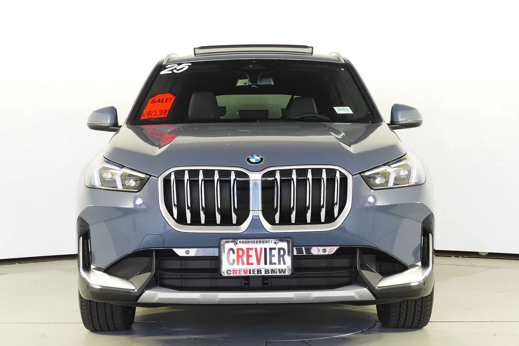 Used 2025  BMW xDrive28i image 3