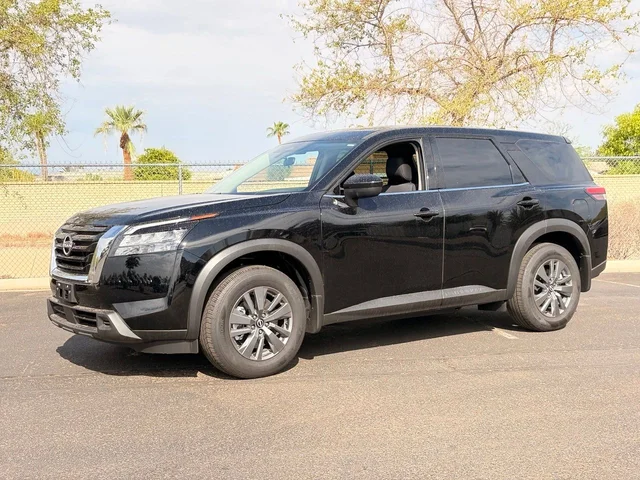 2025 Nissan Pathfinder S