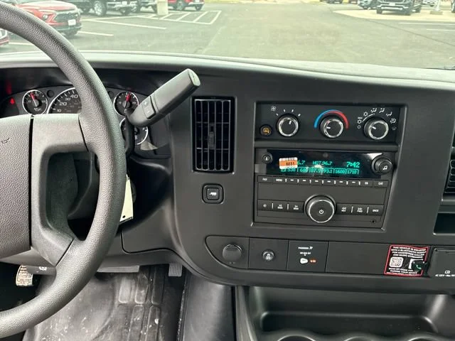 New 2026 Summit White GMC Work Van image 17
