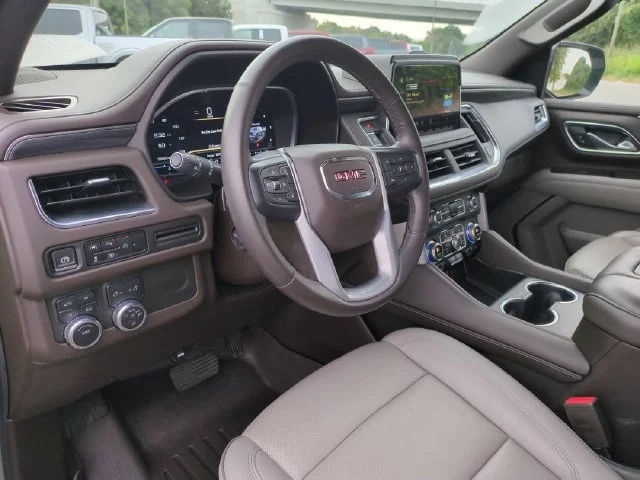 Used 2023 Silver GMC SLT image 16