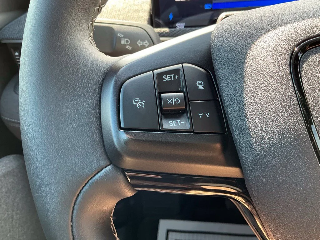 Used 2023 White Ford GT image 27