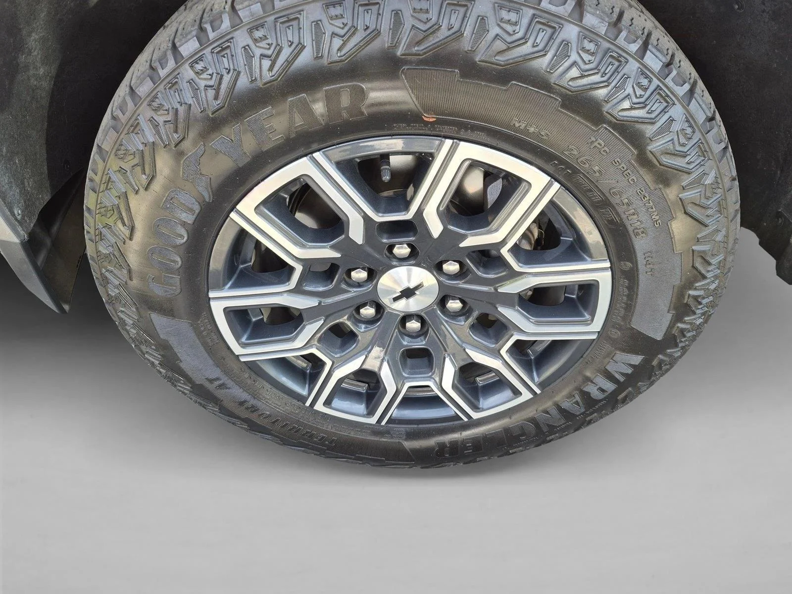 Used 2023 Sterling Gray Metallic Chevrolet 4WD Z71 image 21