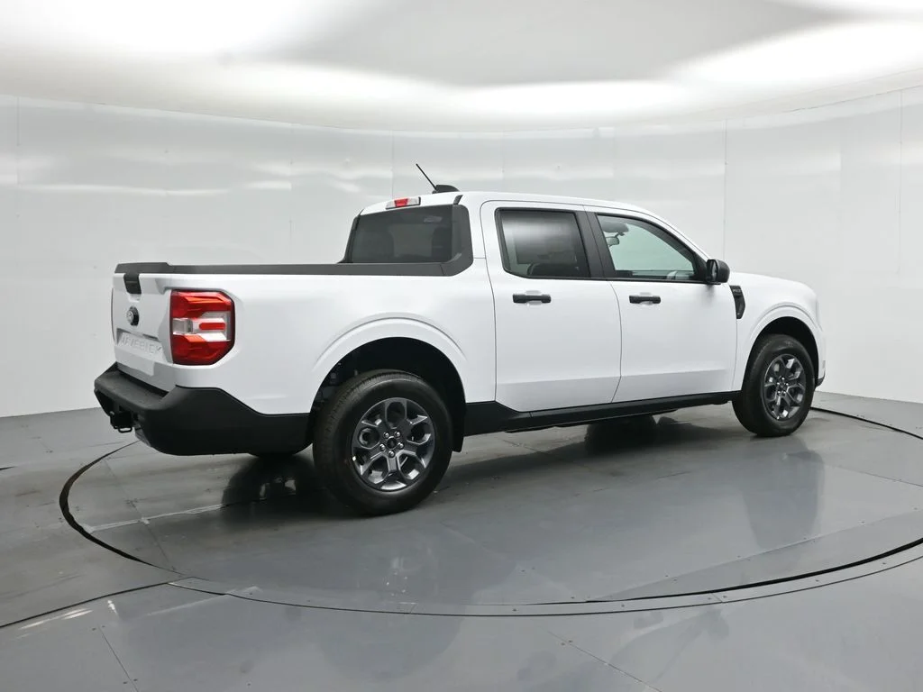 New 2026 White Ford XLT image 22