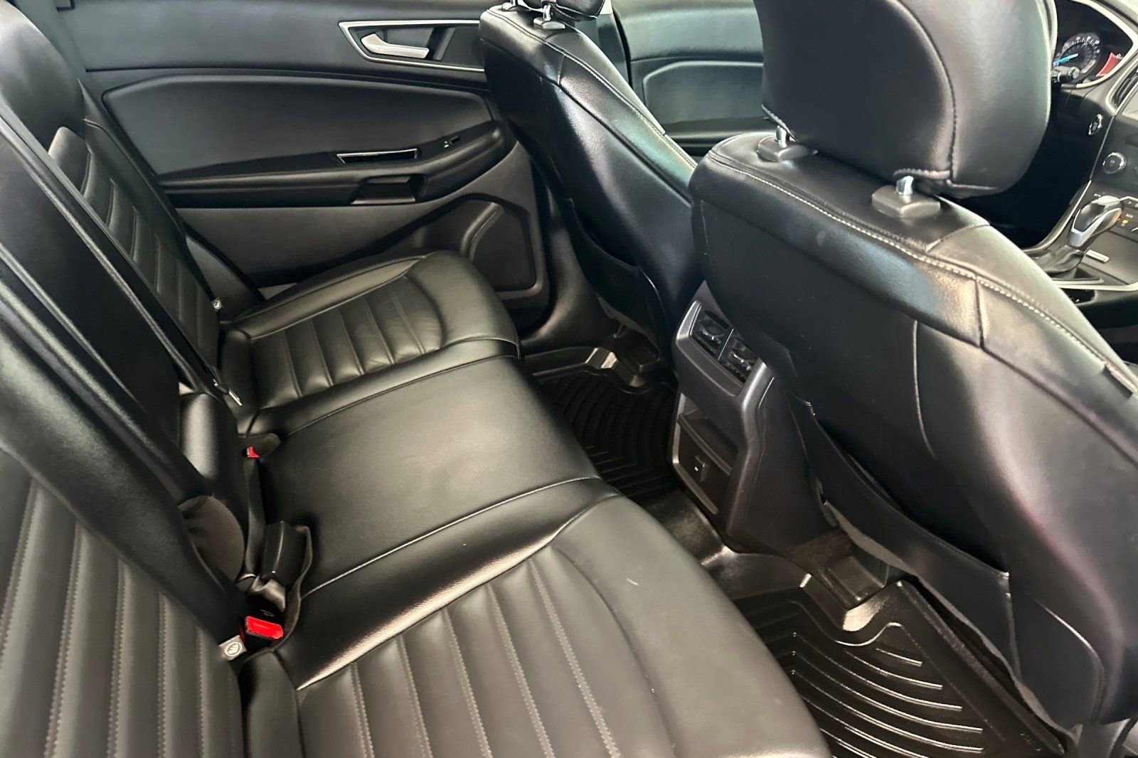 Used 2018 Black Ford SEL image 18