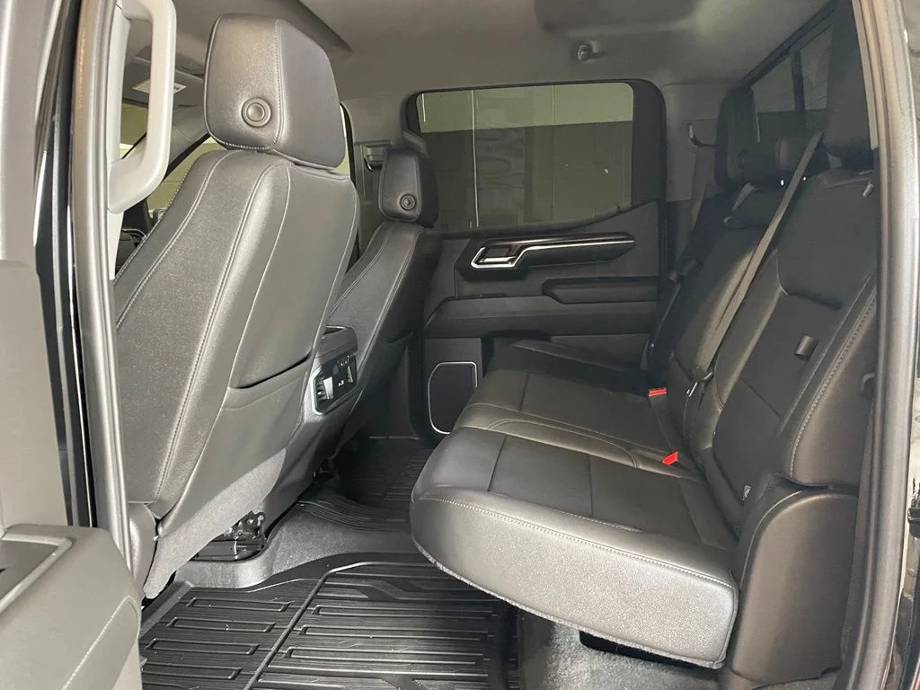 Used 2024 Black GMC SLT image 16