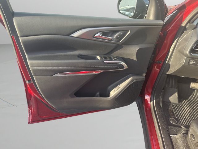 2027 Chevrolet Traverse LT - Photo 15