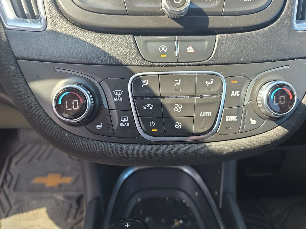 Used 2020 Gray Chevrolet LT image 17