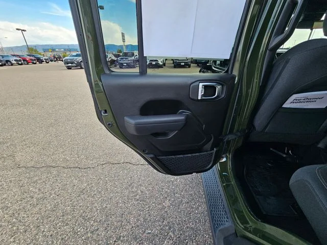 Used 2024 Green Clearcoat Jeep Sport S image 19