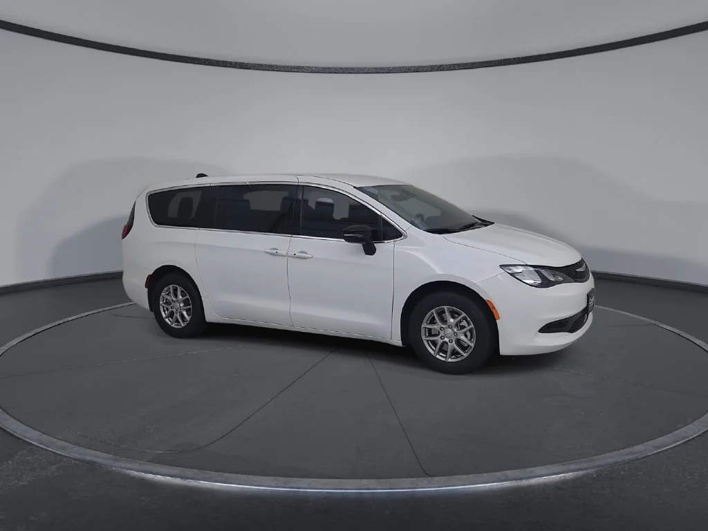 New 2027 Bright White Clear-Coat Paint Chrysler LX image 2