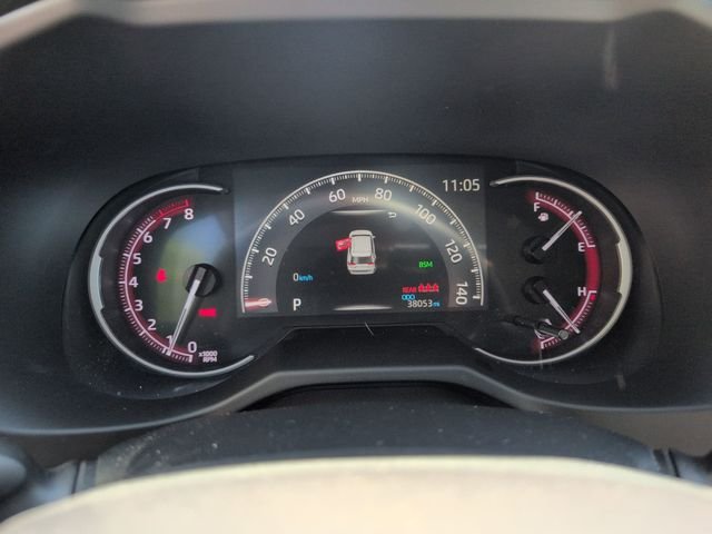 Used 2023  Toyota XLE Premium image 16