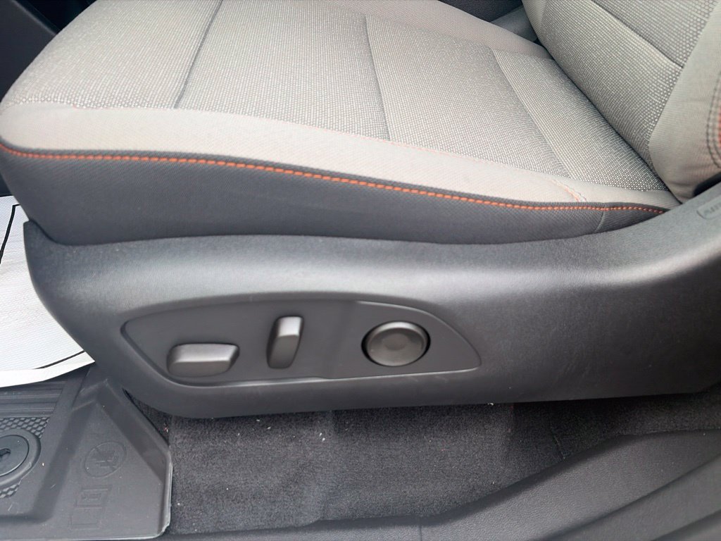 2027 Chevrolet Traverse LT - Photo 13