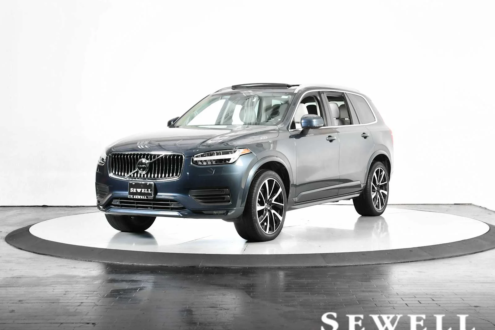 2020 Volvo XC90 T6 Momentum 6 Passenger AWD's photo