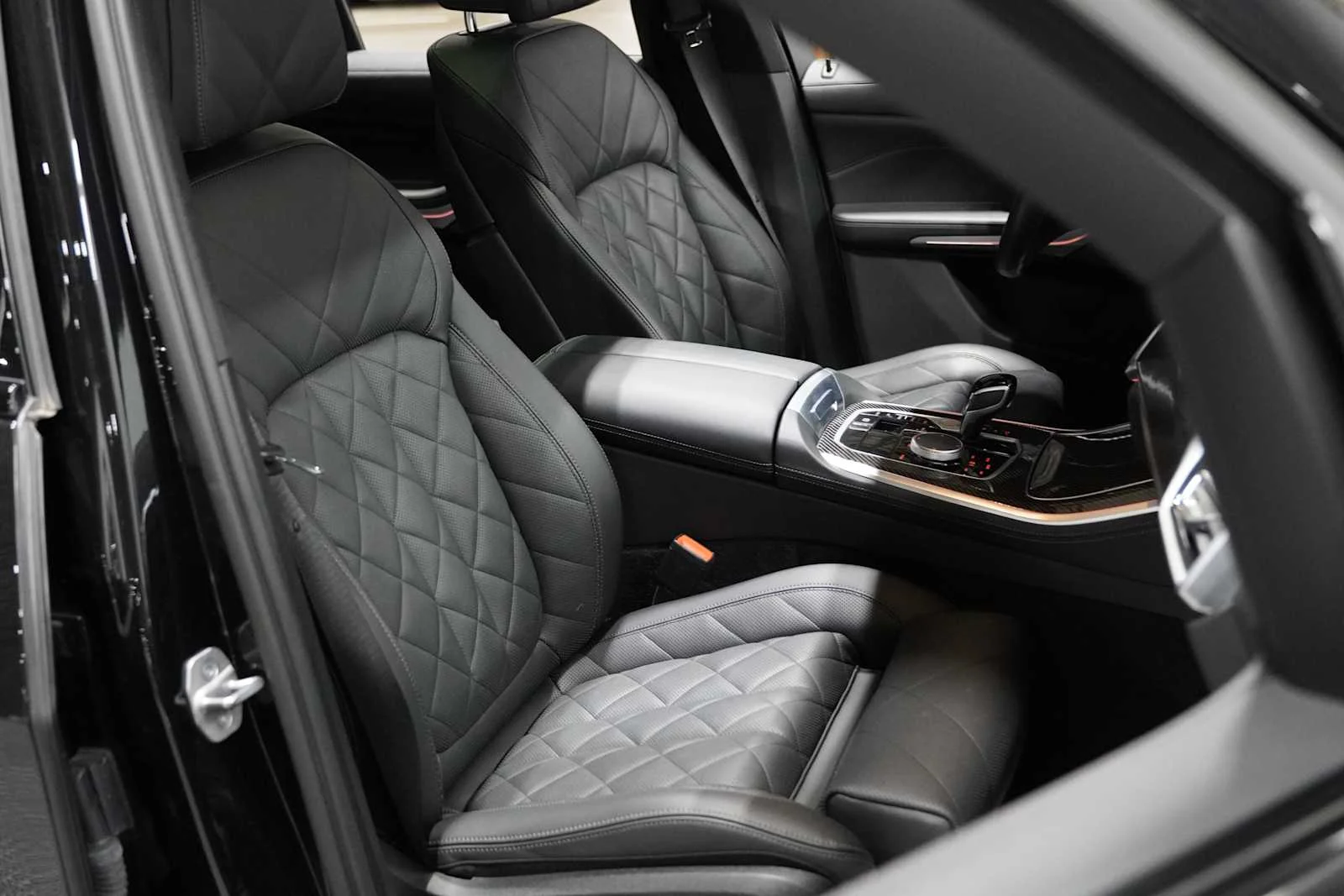 Certified Used 2023 Black Sapphire Metallic BMW M50i image 12