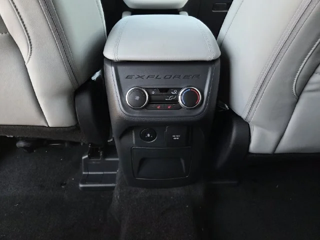New 2027 Avalanche Gray Ford Platinum™ image 17