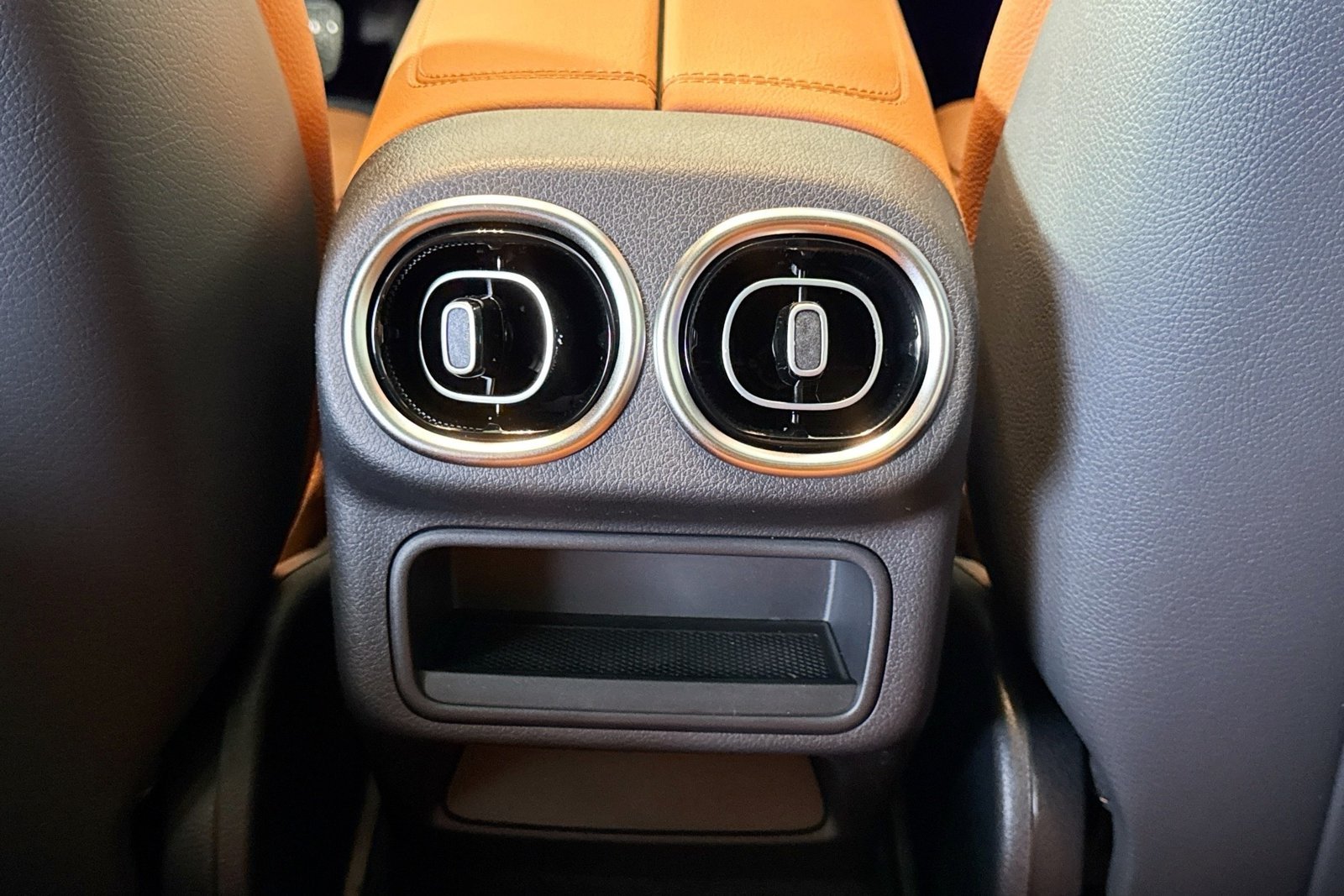New 2026 Black Mercedes-Benz GLC 300 image 23
