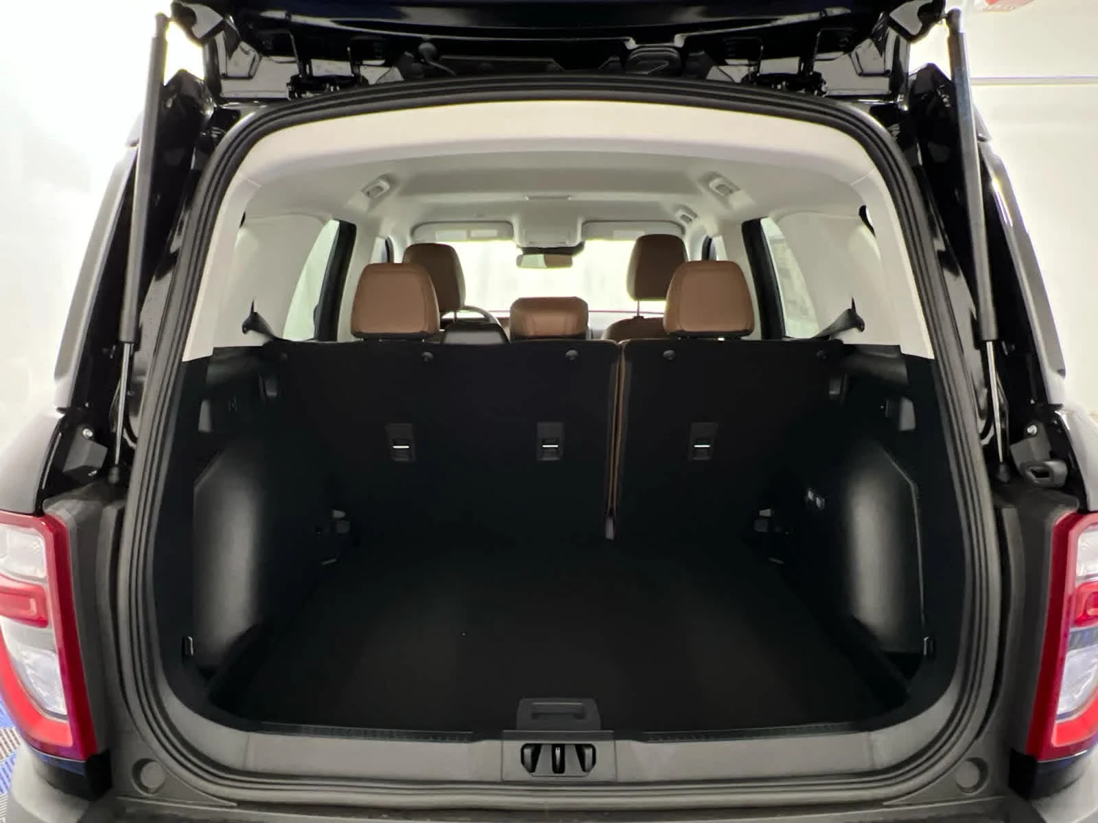 New 2026 Shadow Black Ford Outer Banks image 37