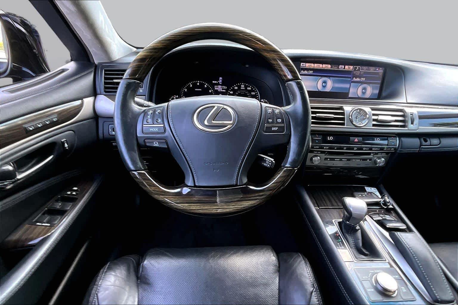 Used 2014 Obsidian Lexus L image 6