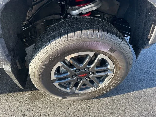 2025 Toyota Tacoma TRD Sport - Photo 8