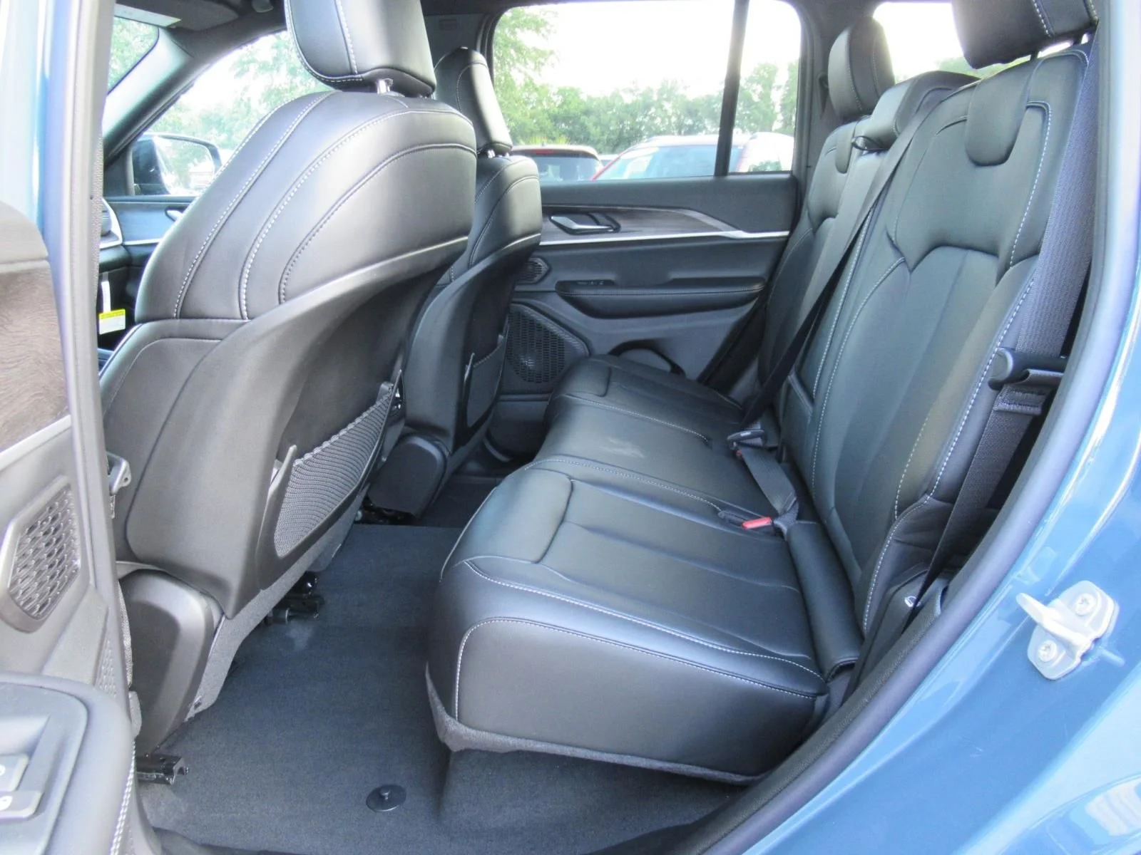 New 2026 Steel Blue Exterior Paint Jeep Limited image 32