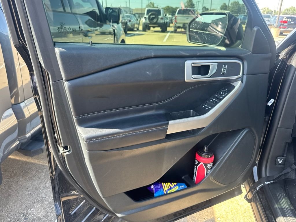 Used 2023 Agate Black Metallic Ford XLT image 12