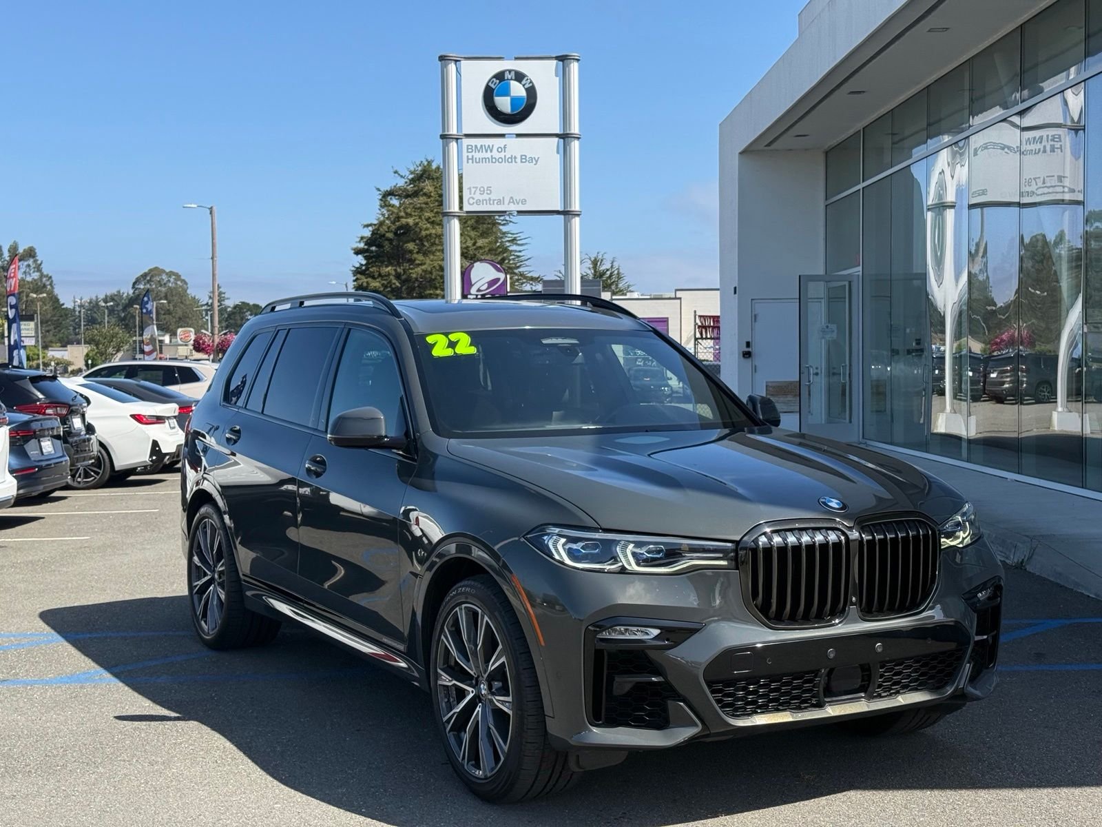 2022 BMW X7 M50i