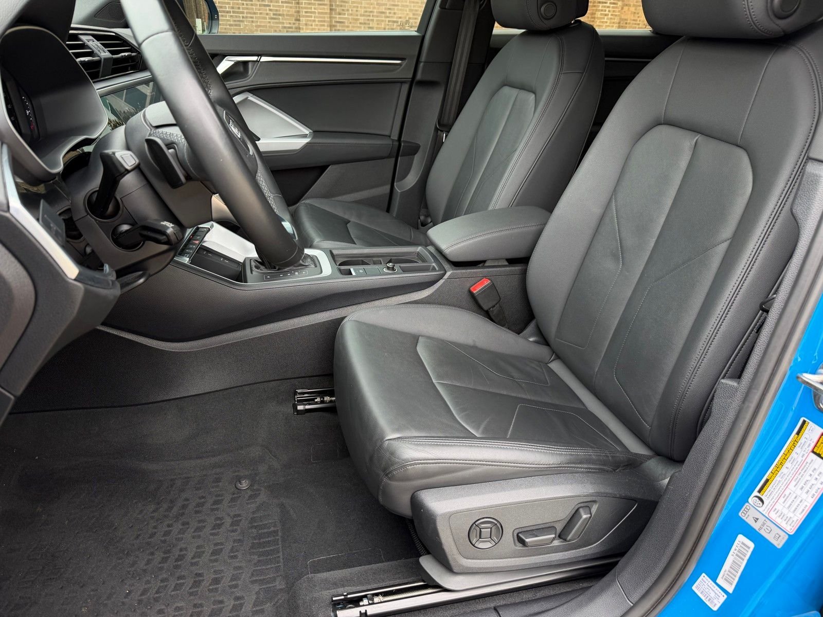 Used 2022 Blue Audi  image 10