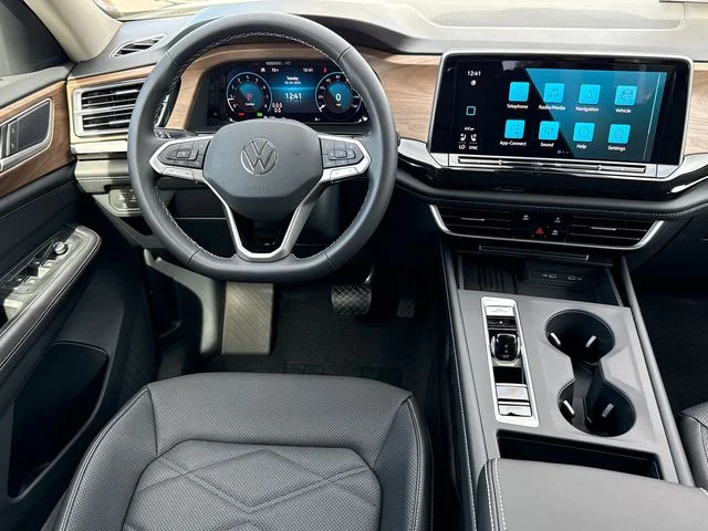 New 2026 Opal White Pearl Volkswagen 2.0T SE image 28