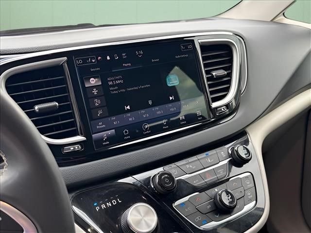 Used 2023 Black Chrysler Touring L image 22