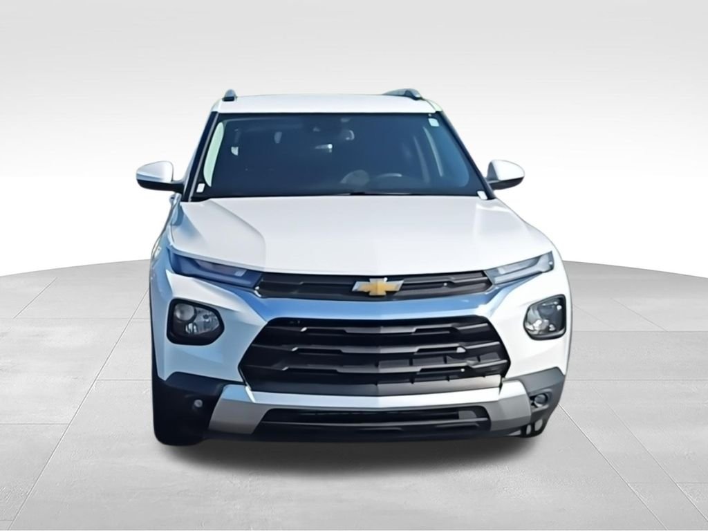 Used 2023 White Chevrolet LT image 3